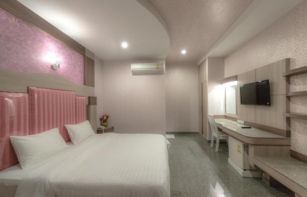 Martina Hotel Surin Bagian luar foto