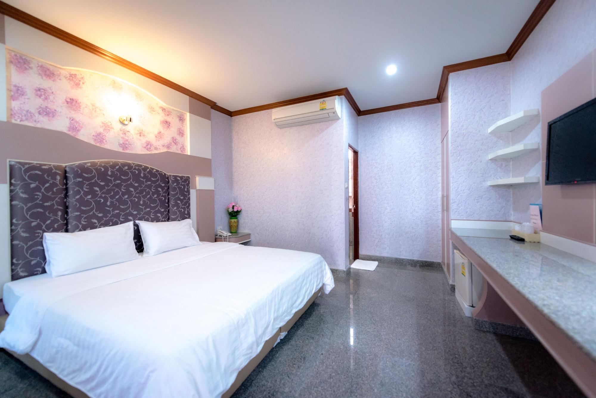 Martina Hotel Surin Bagian luar foto