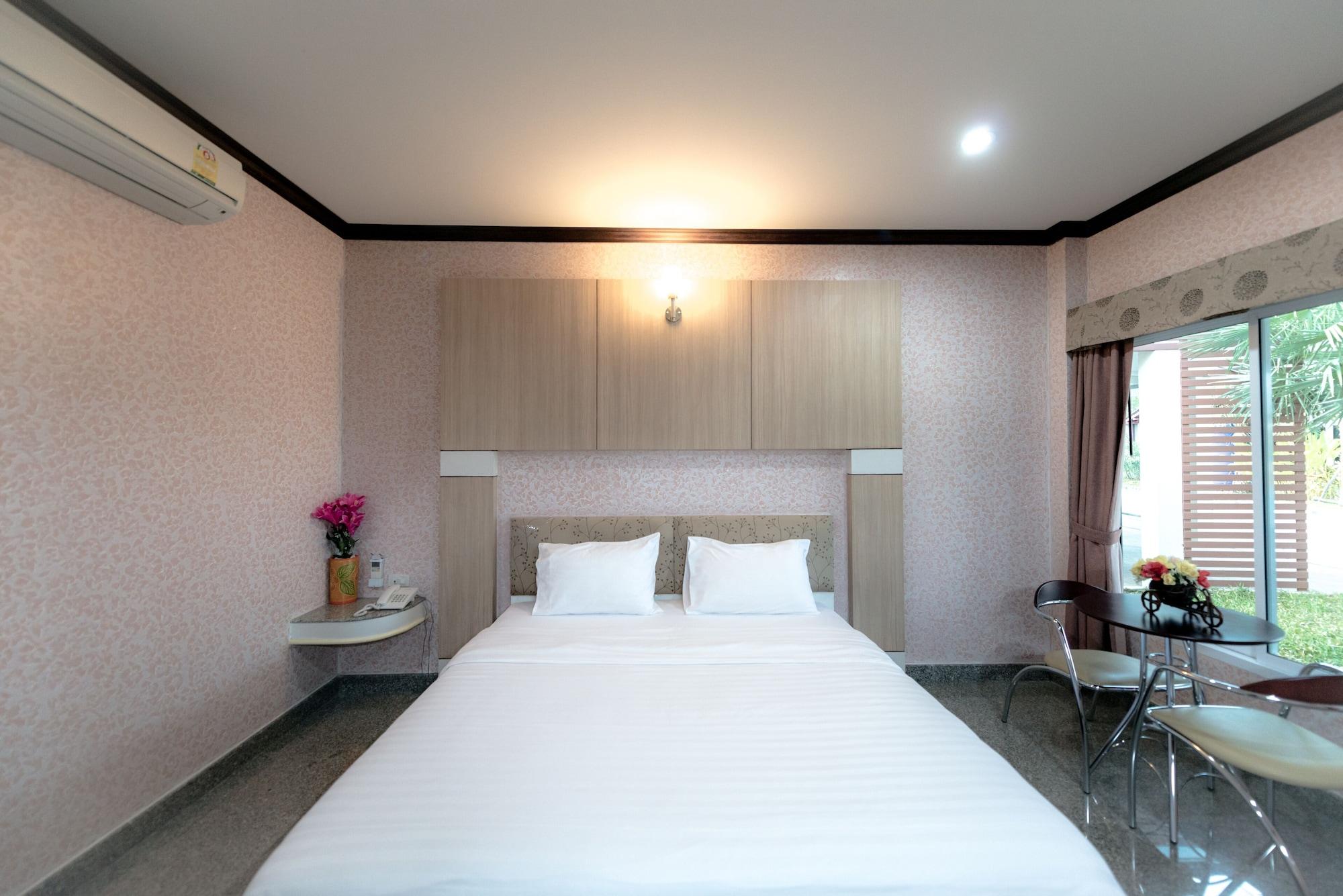 Martina Hotel Surin Bagian luar foto