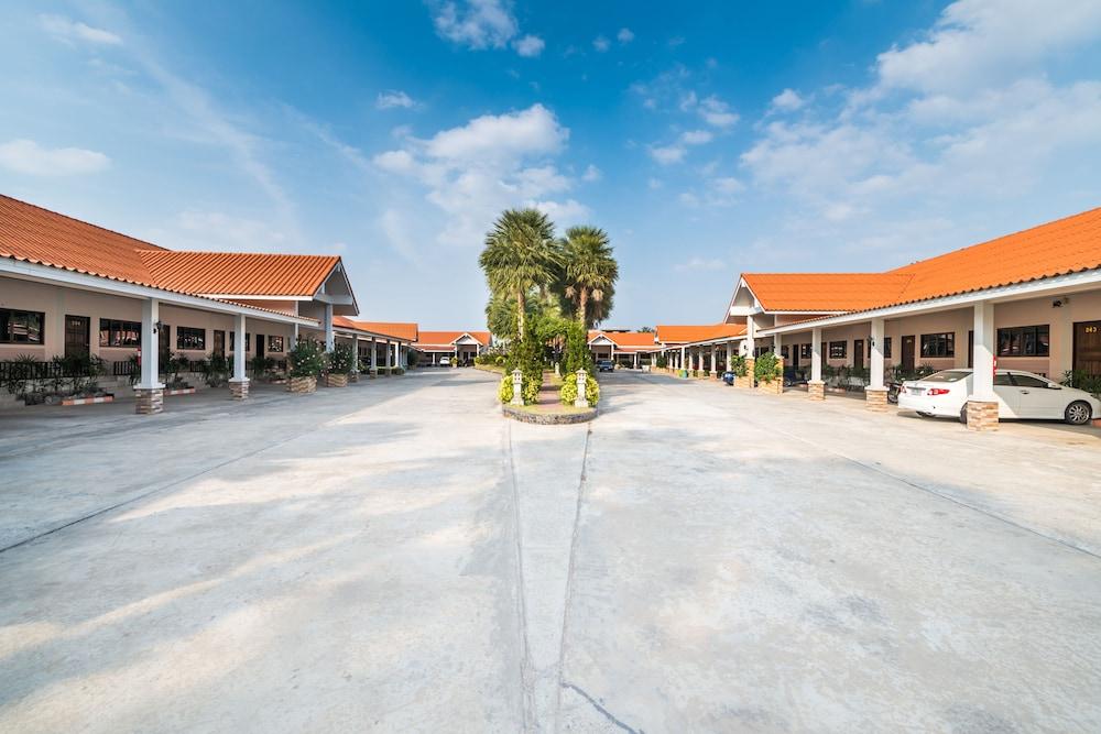 Martina Hotel Surin Bagian luar foto