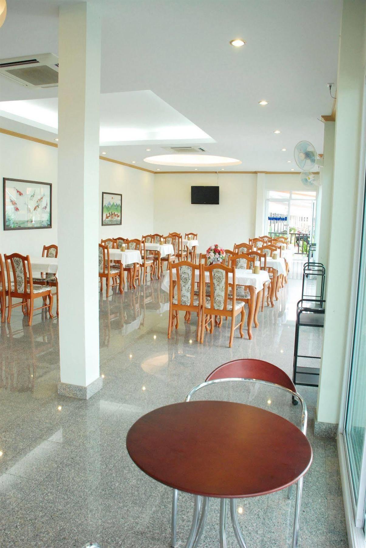 Martina Hotel Surin Bagian luar foto