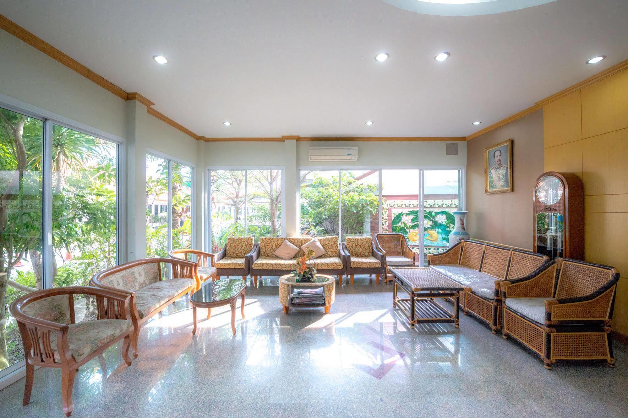 Martina Hotel Surin Bagian luar foto