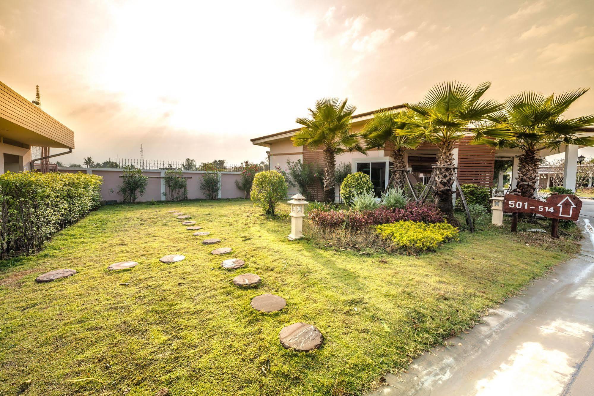 Martina Hotel Surin Bagian luar foto