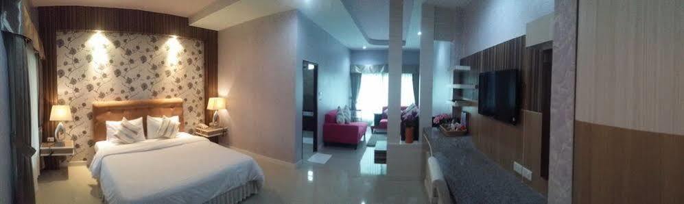 Martina Hotel Surin Bagian luar foto